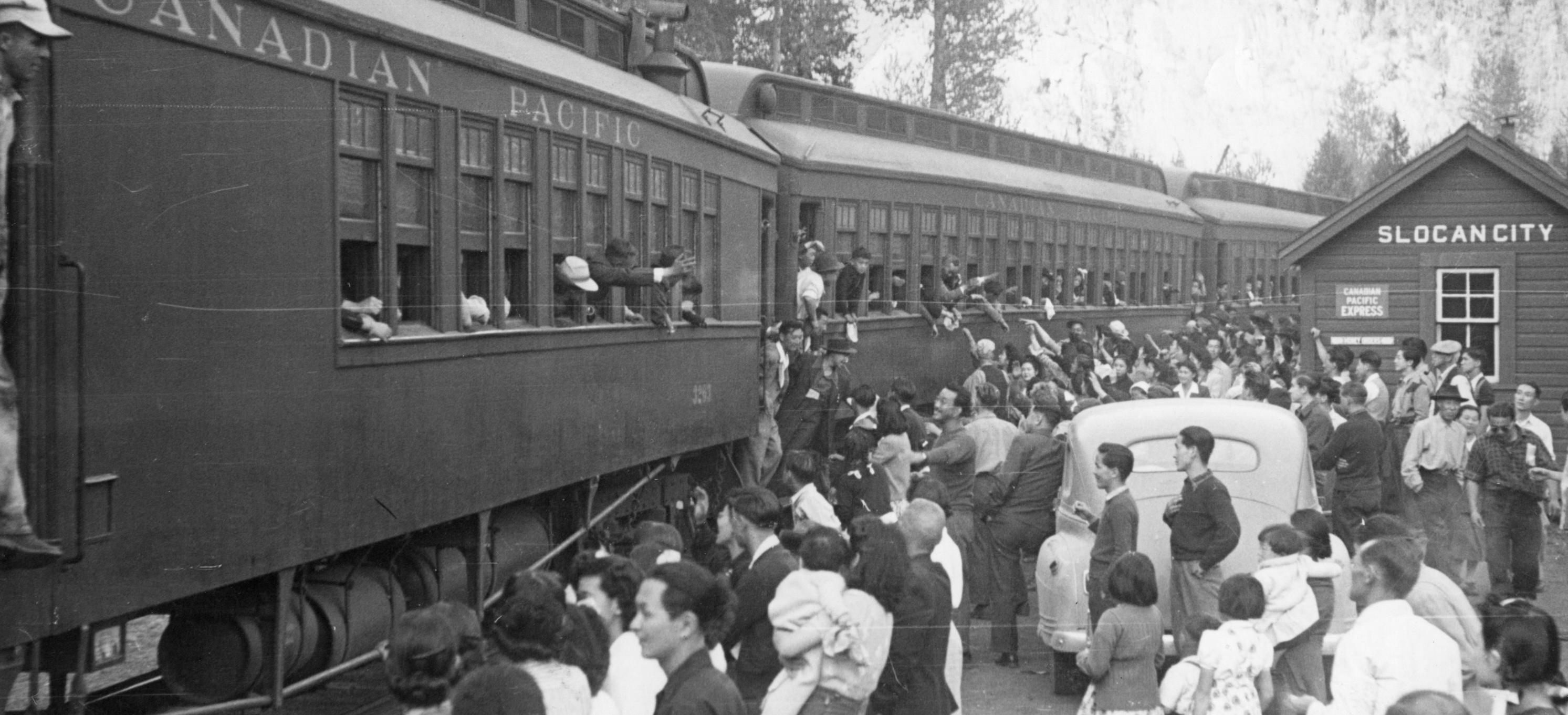 Incarcerees loading train in Slocan